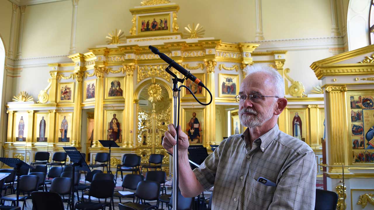 John Newton with Sanken Chromatic’s CO-100K microphone